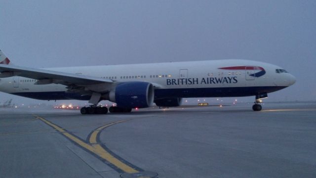 Boeing 777-200 (G-RAES) - departure