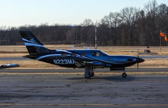 Piper Malibu Meridian (N223MA) - N223MA taxiing down taxiway Papa, for a full length departure off of runway 22. Headed to KCLE (1 hour and 42 minutes of flight time)