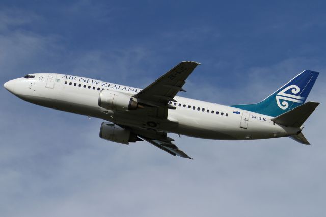 BOEING 737-300 (ZK-SJC)