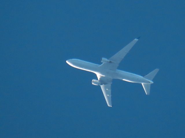 BOEING 767-300 (N657UA)