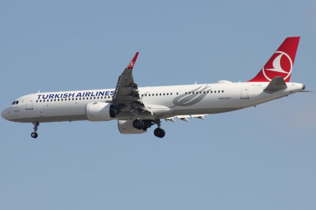 Airbus A321neo (TC-LSO)