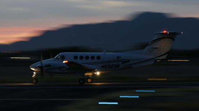 Beechcraft Super King Air 200 (N532SW)