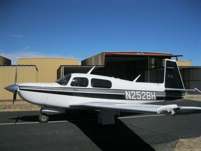 Mooney M-20 Turbo (N252BH)