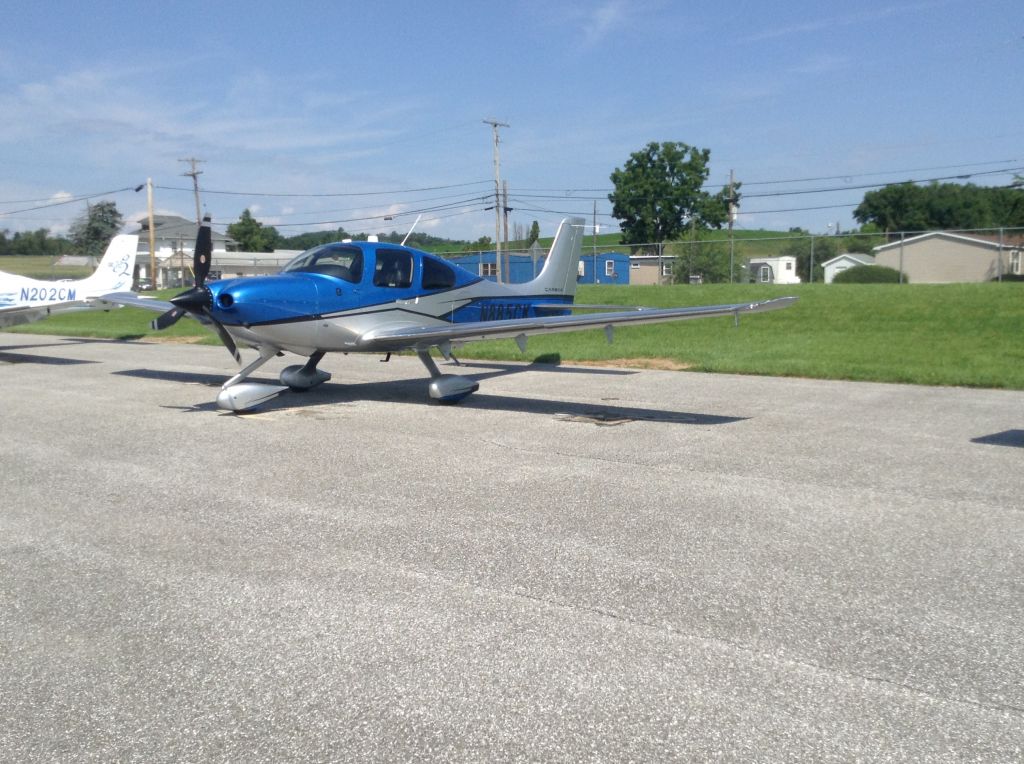 Cirrus SR-22 (N855CK)