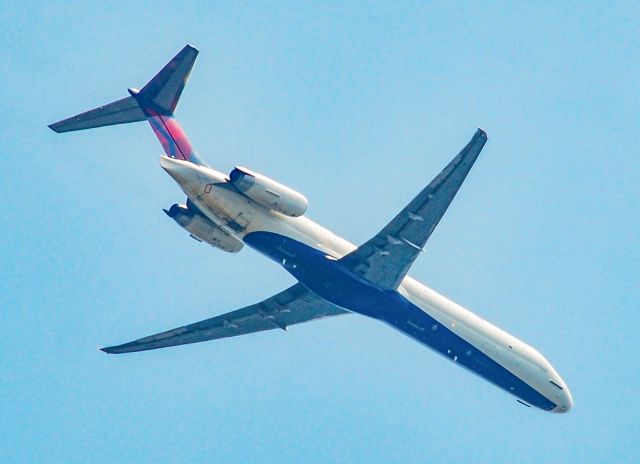 McDonnell Douglas MD-88 (N988DL) - Sure do miss this sight and sound!