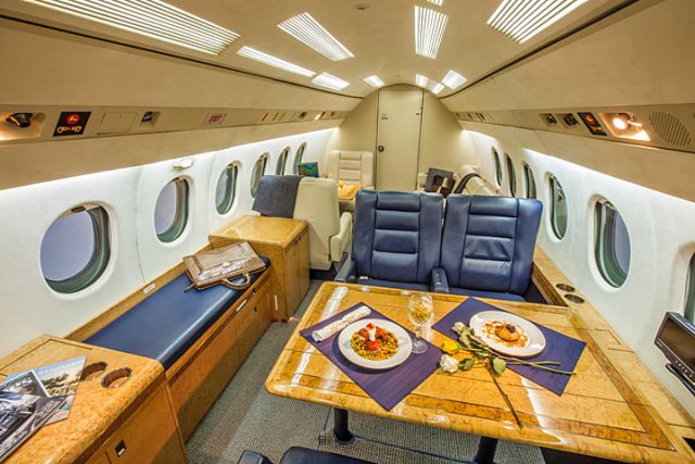 Dassault Falcon 900 (N860ST)