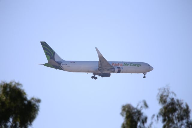 BOEING 767-300 (N399CM)