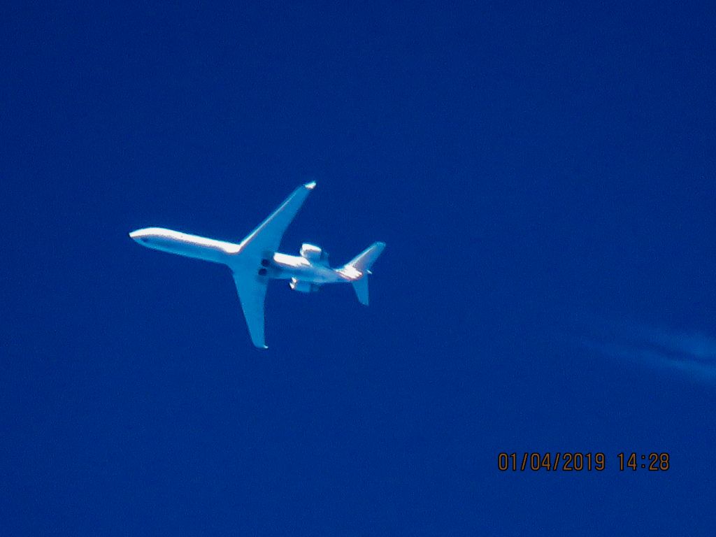 Canadair Regional Jet CRJ-700 (N703SK)