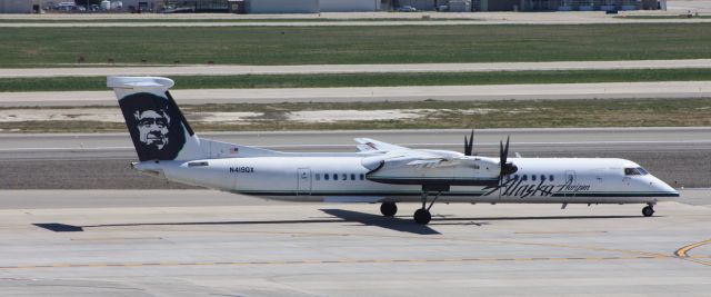 de Havilland Dash 8-400 (N419QX)