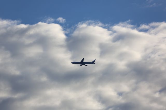 BOEING 777-300 (JA757A)