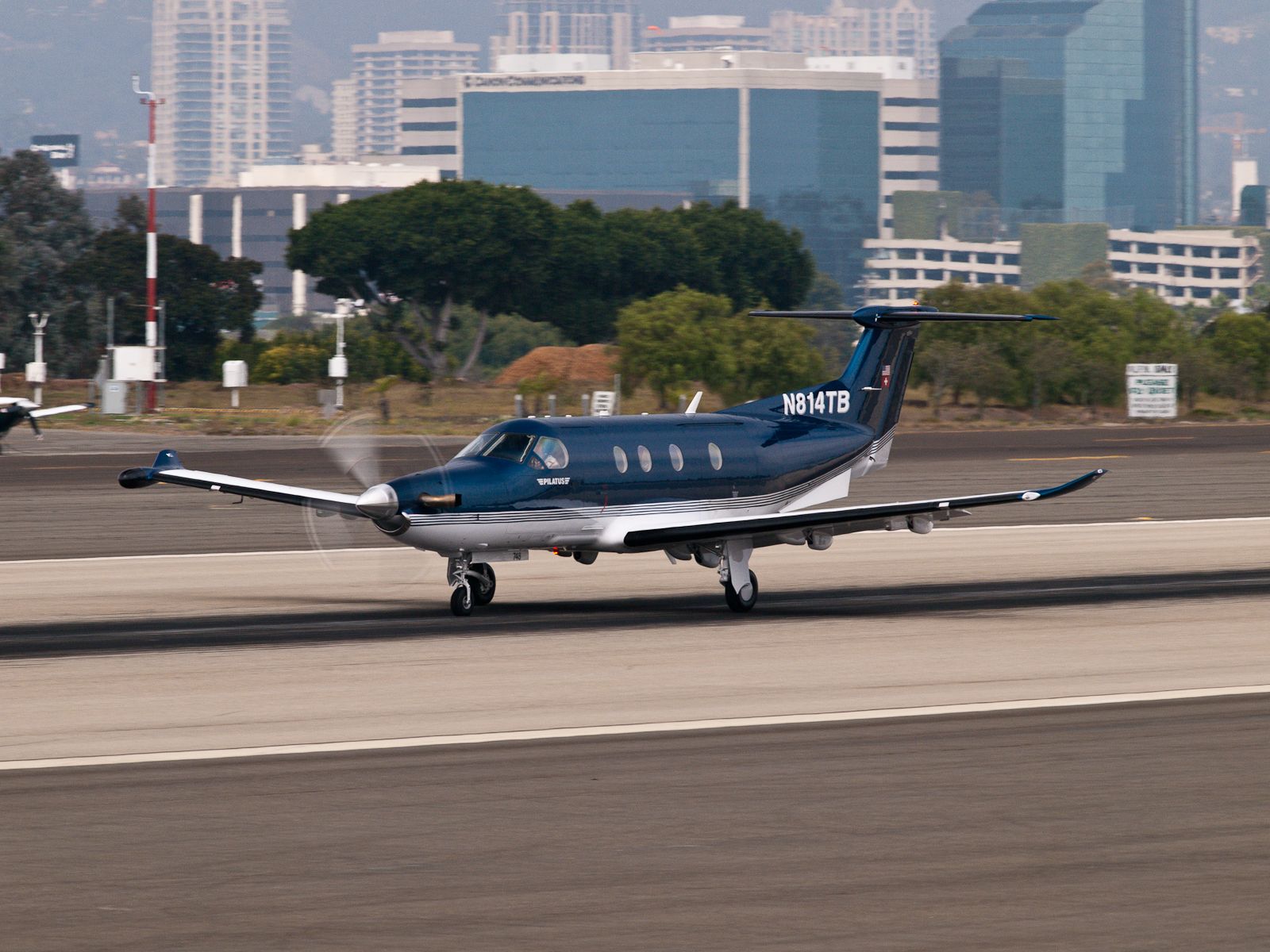 Pilatus PC-12 (N814TB) - N814TB departing from RWY 21