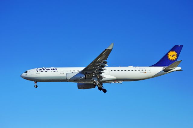 Airbus A330-300 (D-AIKR)