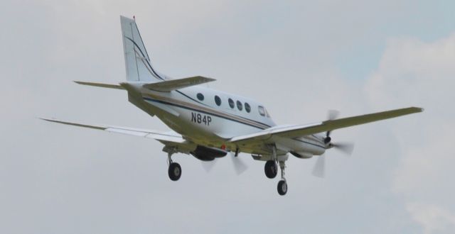 Beechcraft King Air 90 (N84P)