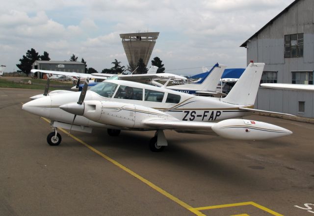 Piper PA-30 Twin Comanche (ZS-FAP)