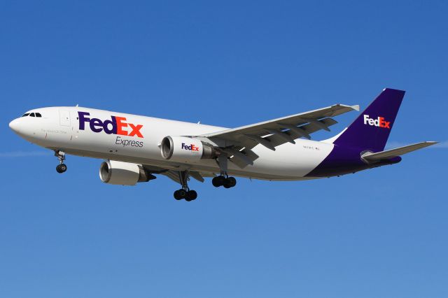 Airbus A300F4-600 (N678FE)