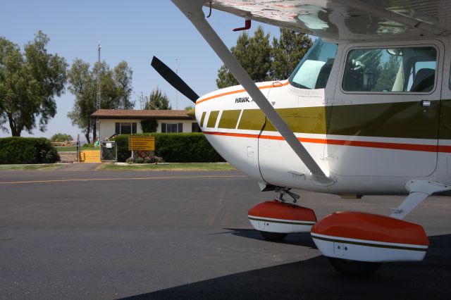 Cessna Skyhawk (N1416V)