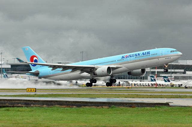 Airbus A330-300 (HL8002)