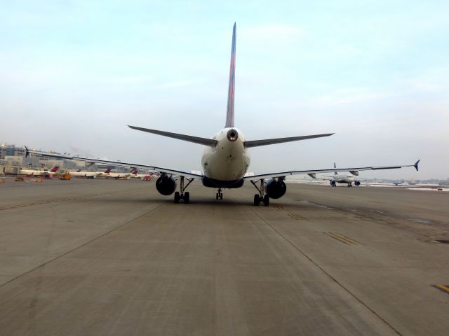 Airbus A319 (N323NB)