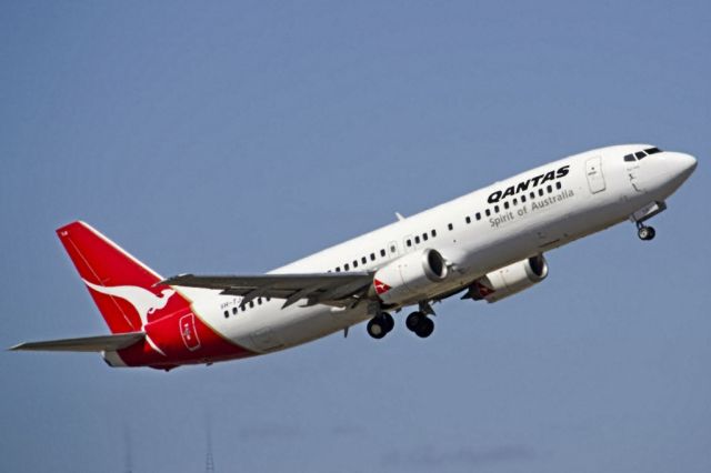 BOEING 737-400 (VH-TJZ) - Getting airborne off runway 23 and heading to an interstate destination, on the last day of the Australian summer. Thursday 28th February 2013.