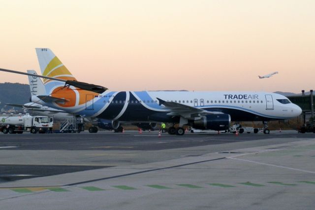 Airbus A320 (9A-BTG) - 17 décembre 2016 to cardiff 