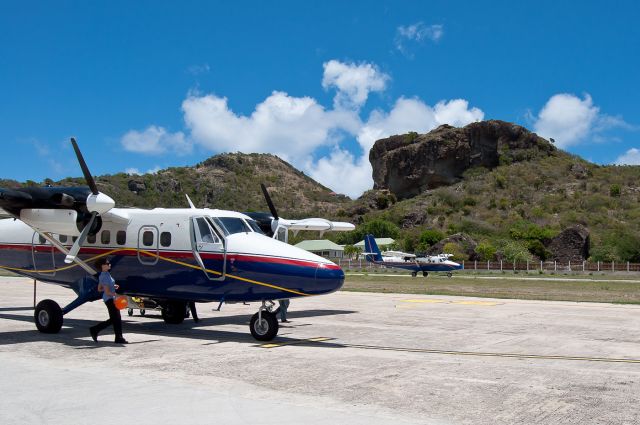 De Havilland Canada Twin Otter (PJ-WIN)