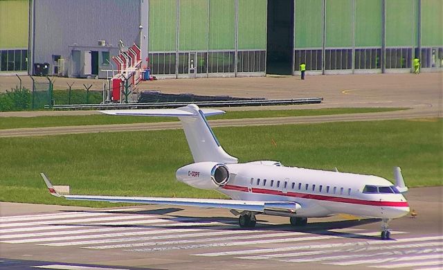 Bombardier Global 5000 (C-GOPF)