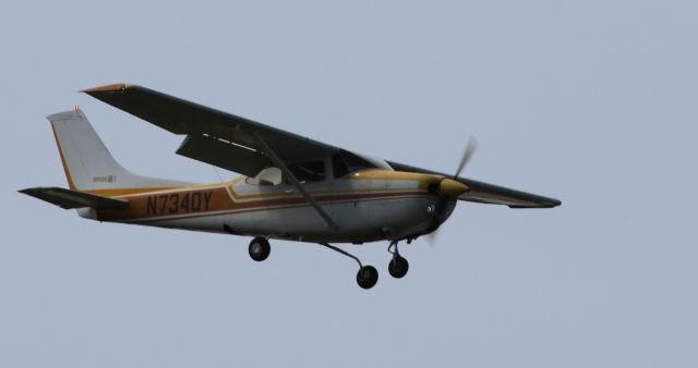 Cessna Skylane RG (N7340Y) - On short final is this 1977 Cessna 182 Skylane RG in the Summer of 2022.