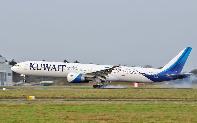 BOEING 777-300 (9K-AOH) - kuwait b777-369er 9k-aoh landing at shannon 25/12/18.