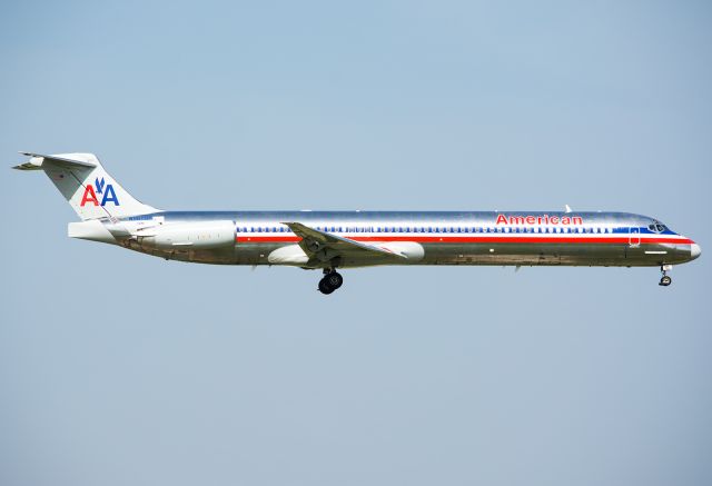 McDonnell Douglas MD-80 (N9626F) - 07/09/2015 American N9626F MD-80 KDFW