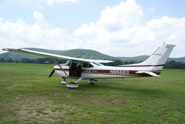 Cessna Skylane (N96883) - At Broken Straw, PA