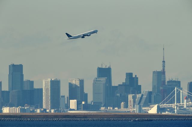 Boeing 777-200 (JA711A)