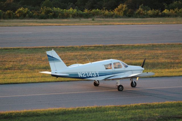 Piper Cherokee (N2143T)