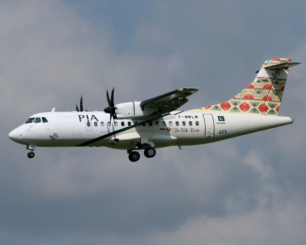 Aerospatiale ATR-42-300 (AP-BHP)