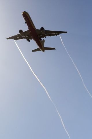 Boeing 757-200 (D-ALEE)