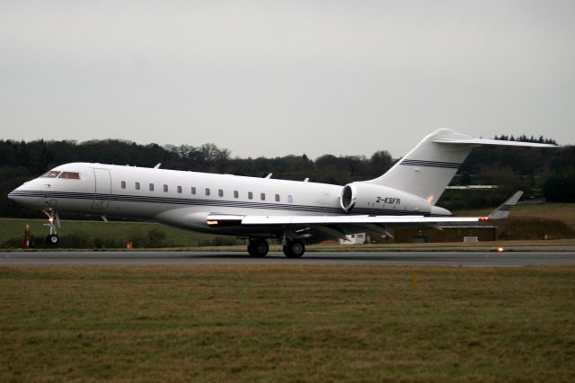 Bombardier Global Express (2-KSFR) - Jet Concierge Club Global 6000 touching down on rwy 26 on 15-Jan-20 returning from LIPB as JCO2.