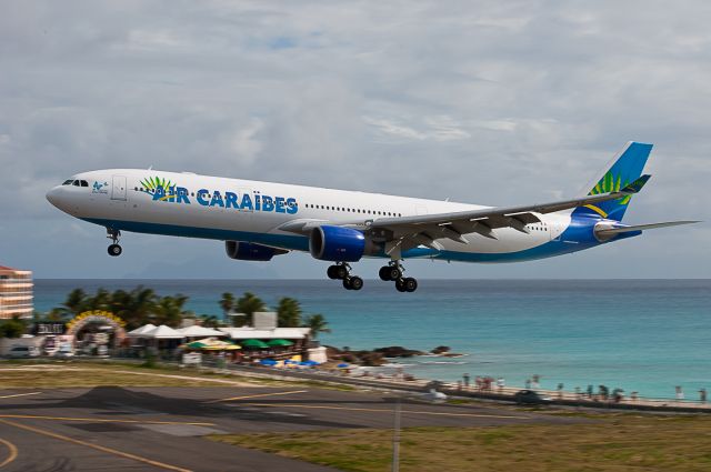 Airbus A330-300 (F-OONE)