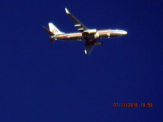 Boeing 737-800 (N869NN)