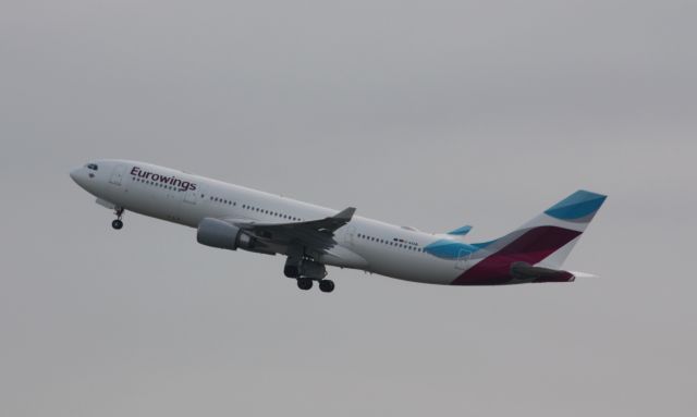 Airbus A330-200 (D-AXGB)