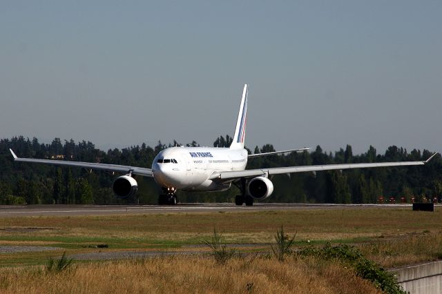Airbus A330-300 (F-GZCK) - KSEA- Aug 2007 -  powering up for the roll down 34R for an over nighter to Paris.