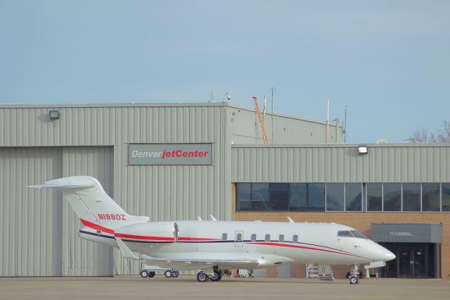 Bombardier Challenger 300 (N1980Z)