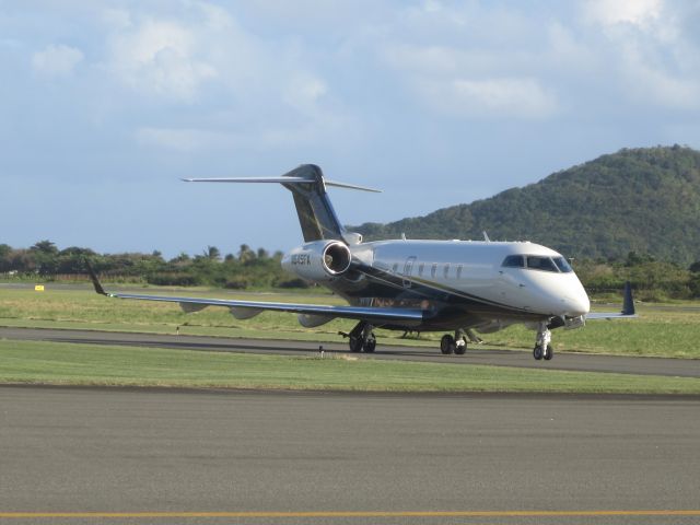 Bombardier Challenger 300 (N545FX)