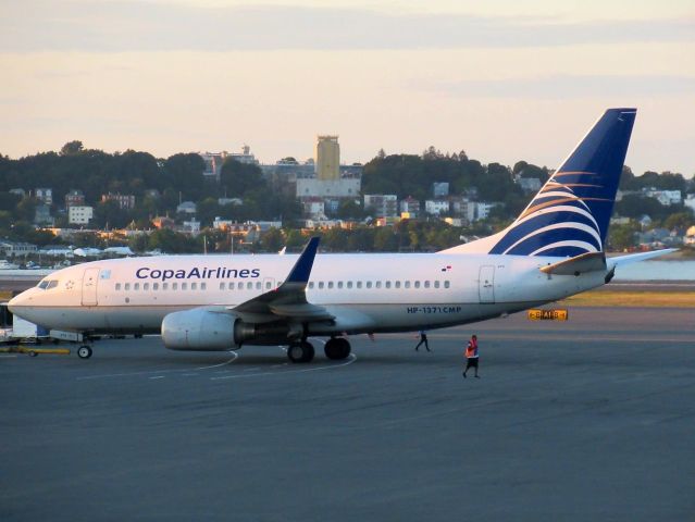 Boeing 737-700 (HP-1371CMP)