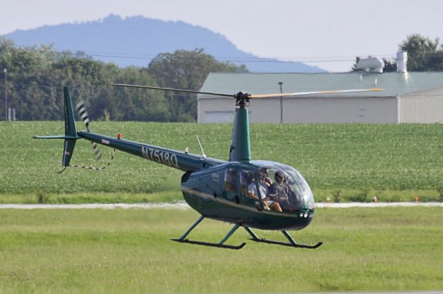 Robinson R-44 (N7518Q) - Seen at KFDK on 8/23/2009.      a href=http://discussions.flightaware.com/profile.php?mode=viewprofile&u=269247  Profile/a