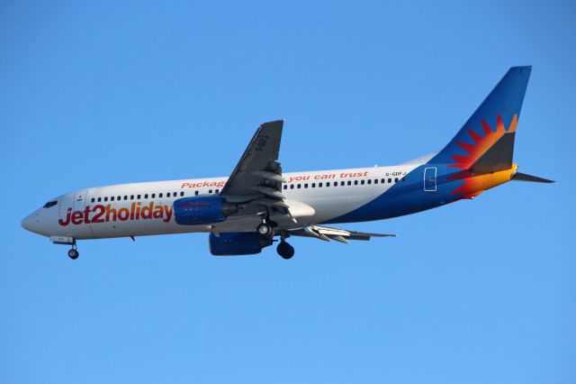 Boeing 737-800 (G-GDFJ)