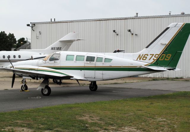 Cessna 402 (N67909)