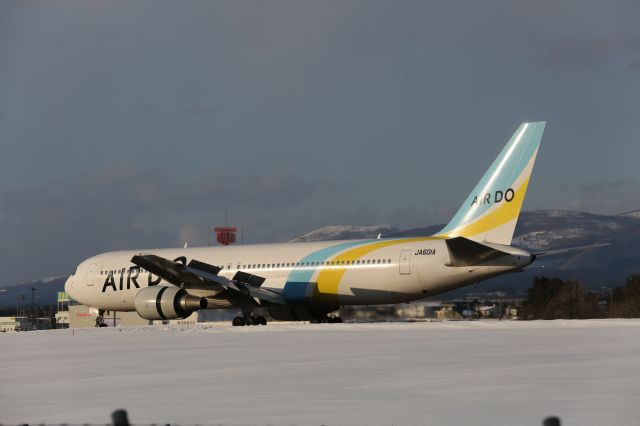 BOEING 767-300 (JA601A) - 06 February 2016:HND-HKD.