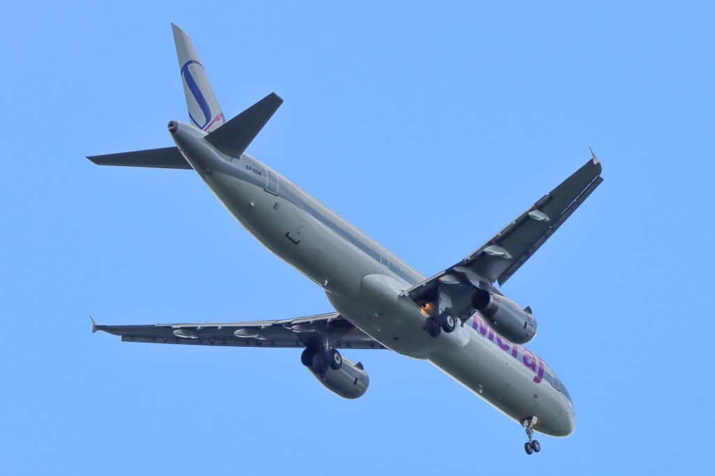 Airbus A321 (EP-SSM)