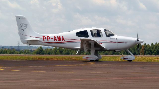Cirrus SR-22 (PP-AMA)