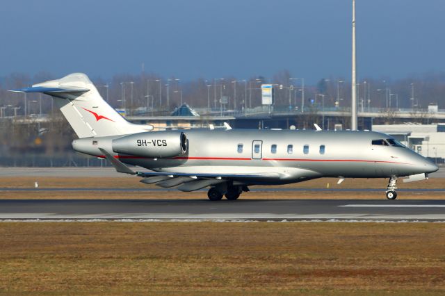 Canadair Challenger 350 (9H-VCS)