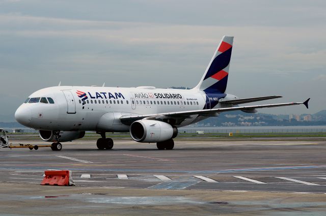Airbus A319 (PR-MBU)